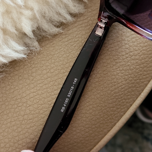 Gorgeous NWT Ray BAN Wayfarer Sunglasses - Picture 5 of 13